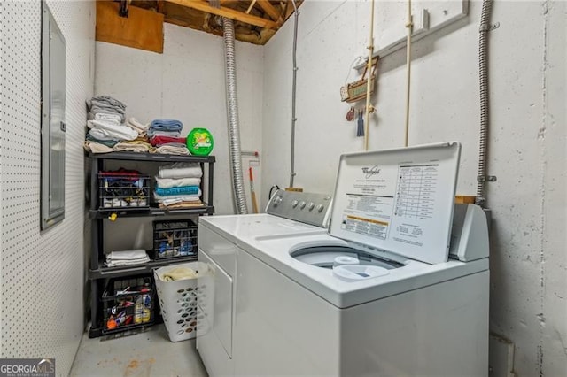 washroom with washer and clothes dryer