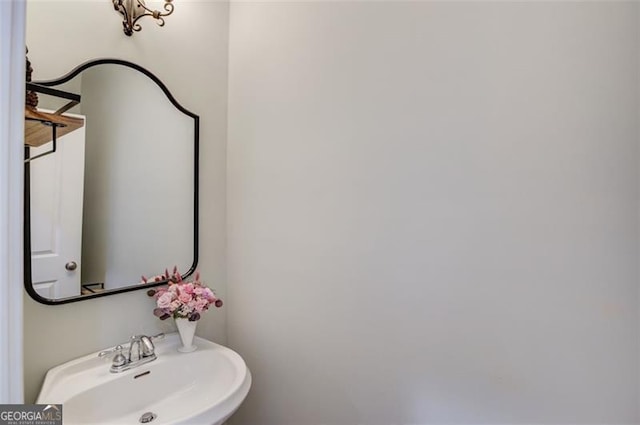 588 Myrtle Trace Ln, Suwanee, GA 30024 - bathroom with a sink
