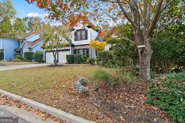 view of property featuring a front yard