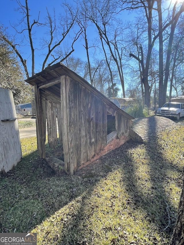 view of outbuilding