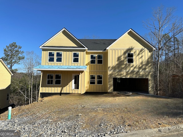 view of front of home featuring a garage