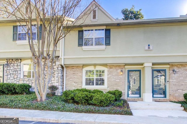 view of townhome / multi-family property