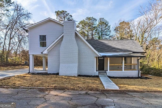 view of front of house with covered porch