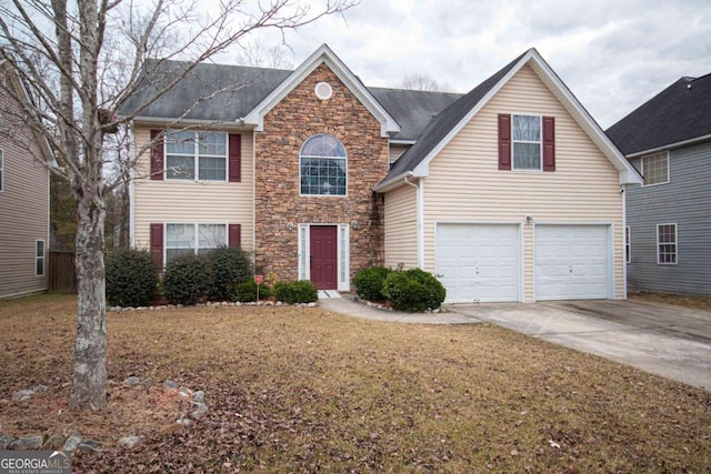 view of front property featuring a garage