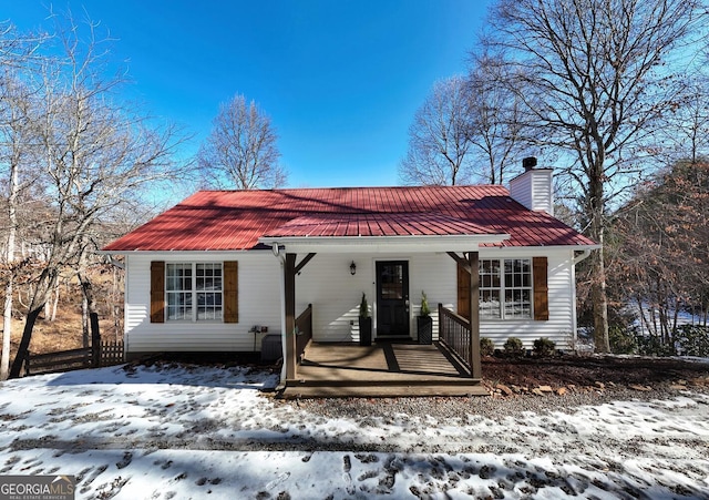 view of front facade featuring covered porch