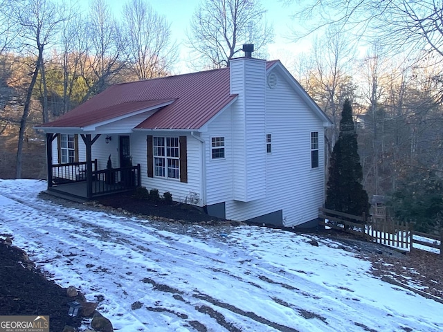 view of front of home with covered porch