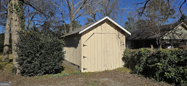 view of outbuilding