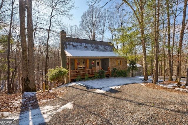 view of front of property featuring a porch