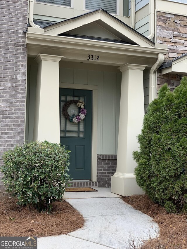 view of property entrance