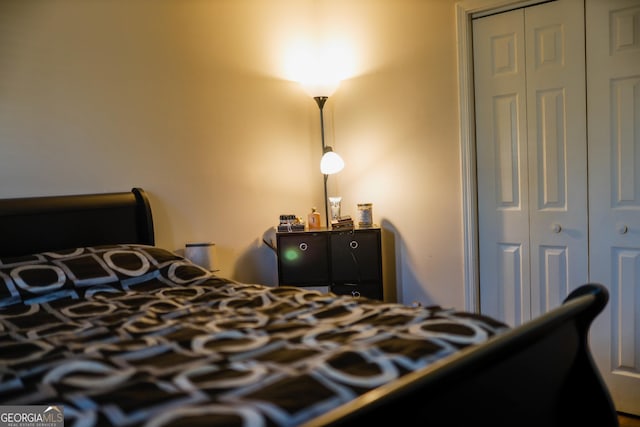 bedroom featuring a closet