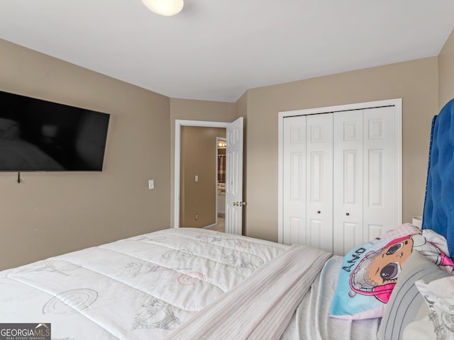 bedroom featuring a closet