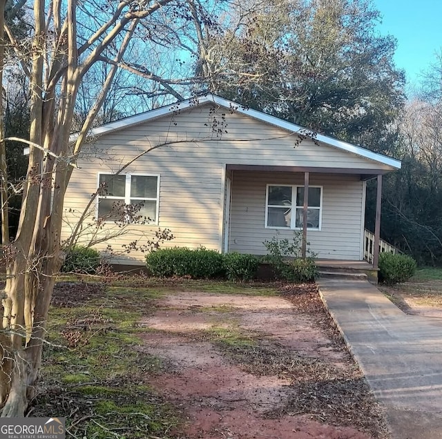 view of front facade with covered porch