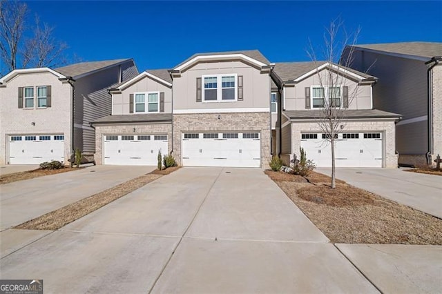 view of front facade featuring a garage