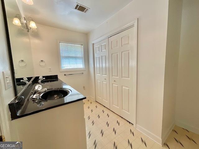 bathroom with vanity