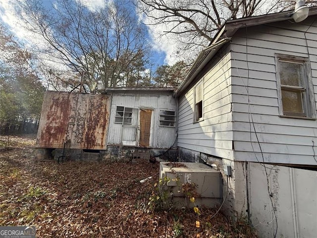 view of home's exterior