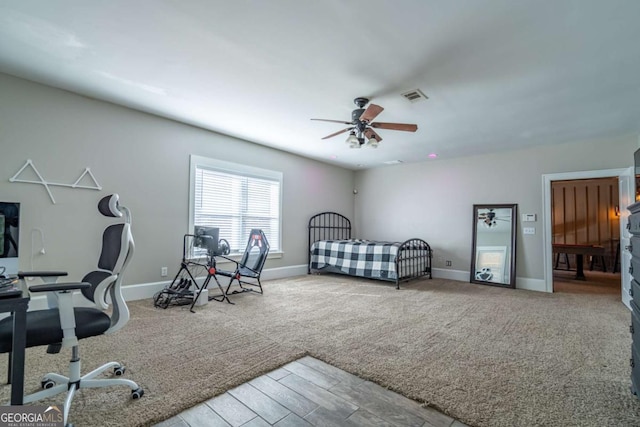 bedroom featuring ceiling fan