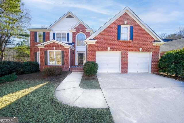 view of front property featuring a garage