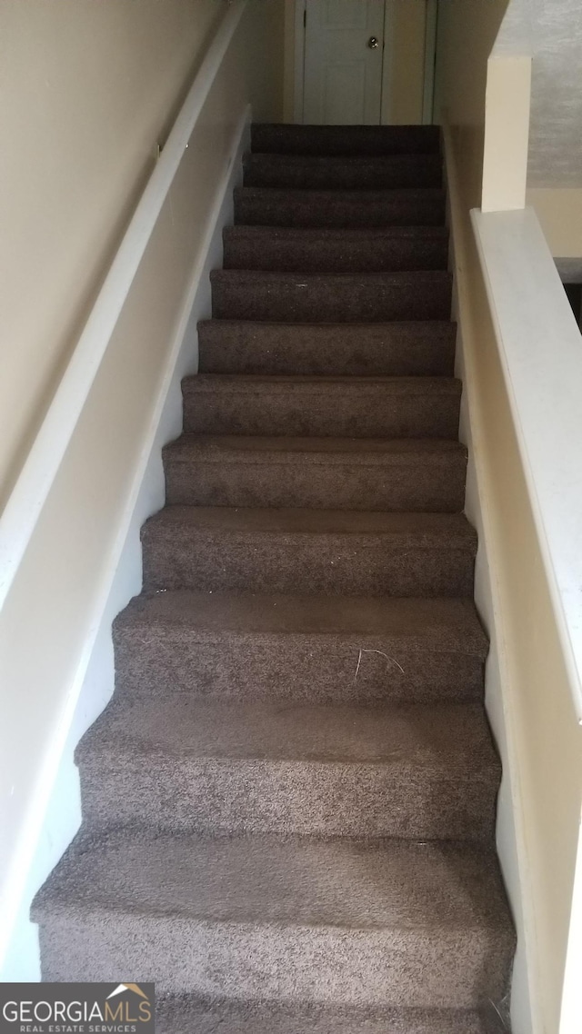 2590 Wellington Walk Pl, Lithonia, GA 30058 - view of staircase