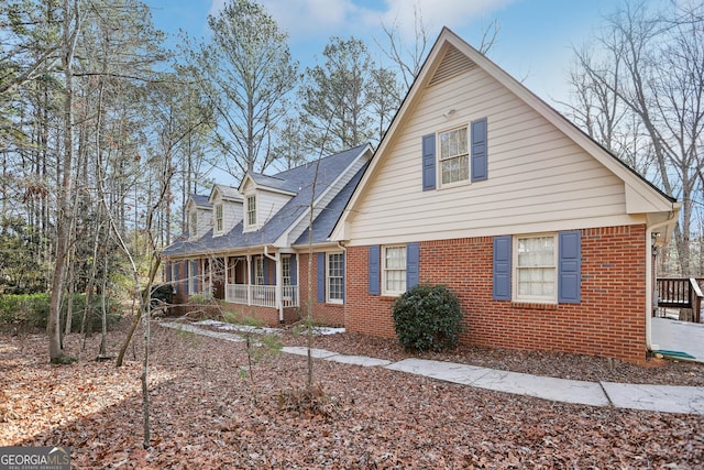 view of front of property featuring a porch