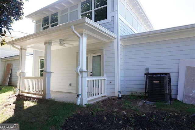 property entrance with a porch