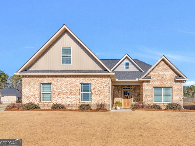 view of front of house with a front lawn