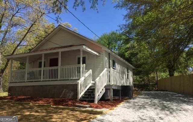 view of front of home featuring covered porch