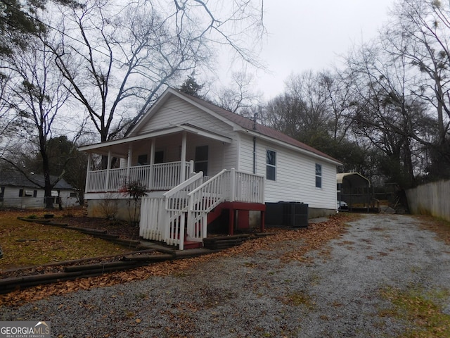 view of front facade featuring covered porch