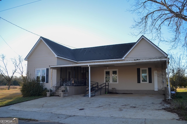 view of front facade featuring a porch