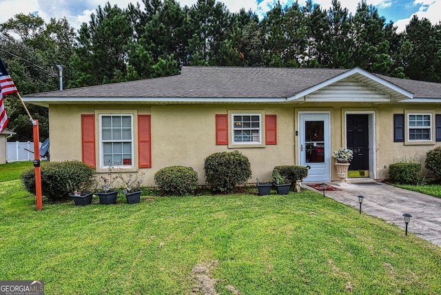 view of front of house with a front yard