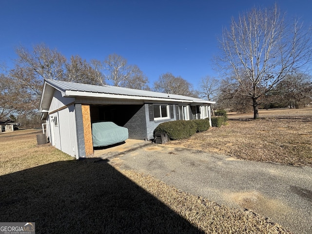 view of home's exterior