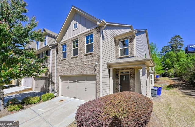 view of front of house featuring a garage