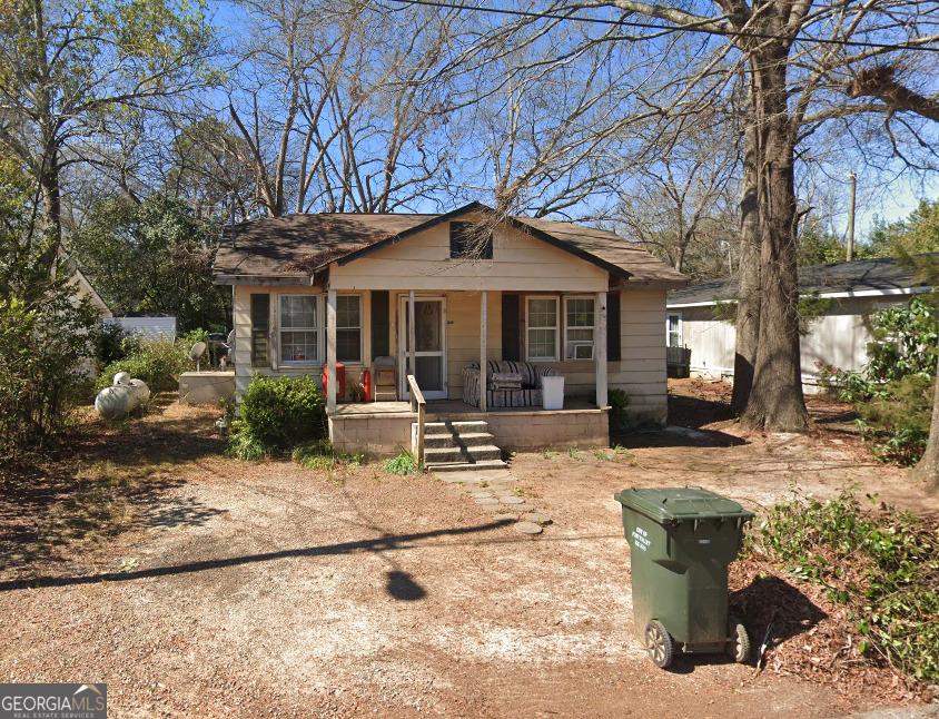 view of front of house featuring covered porch