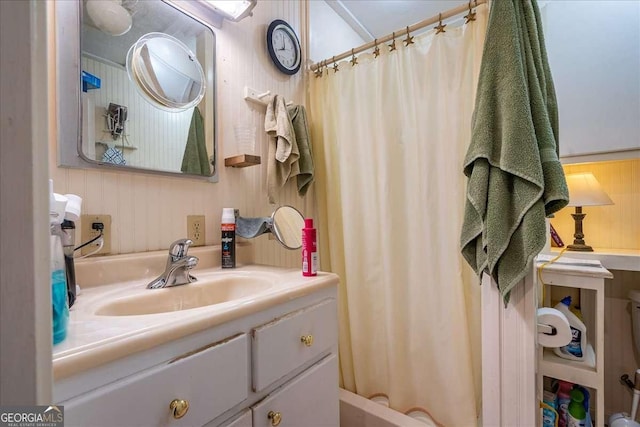 bathroom featuring vanity and a shower with curtain