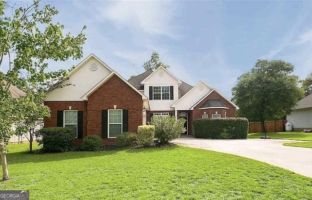 view of front of property with a front yard