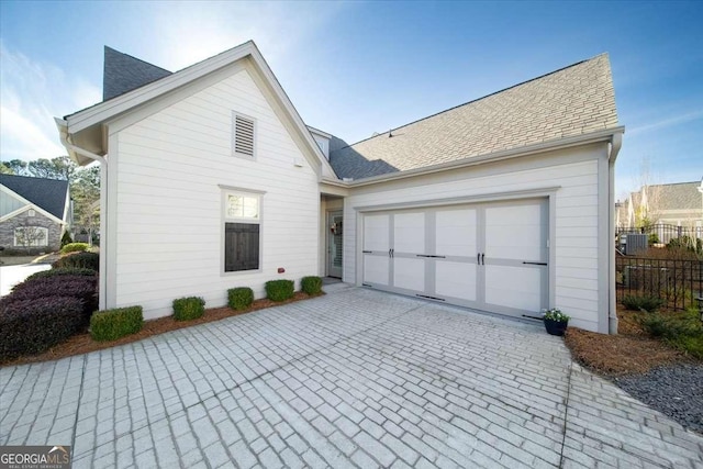 view of front facade with a garage