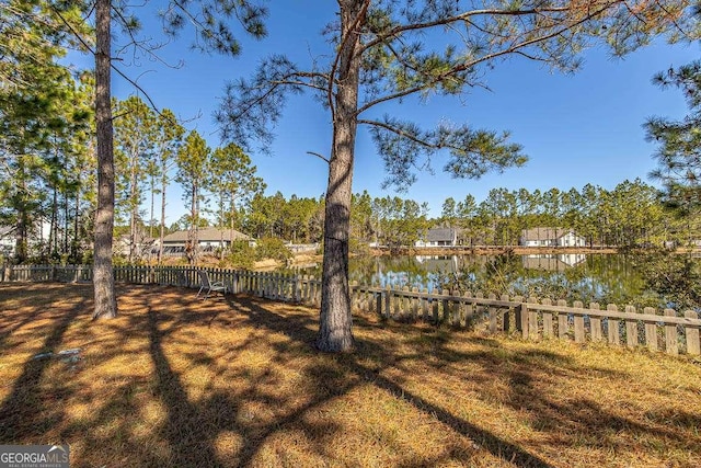 view of yard featuring a water view