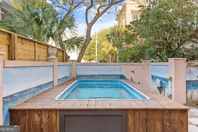 view of swimming pool
