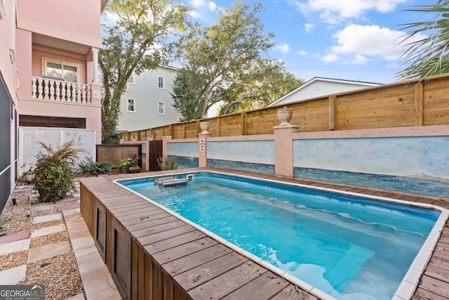 view of swimming pool