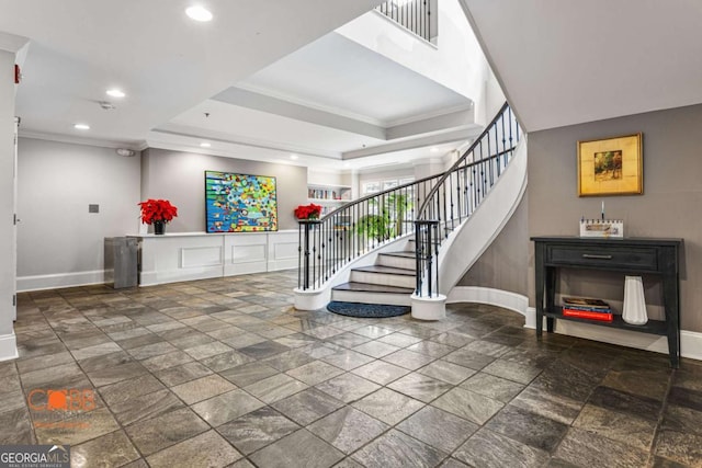 staircase with recessed lighting, visible vents, baseboards, and crown molding