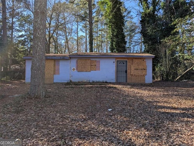 view of outbuilding