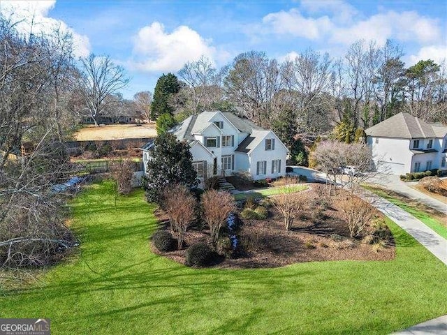 view of front of property with a front yard