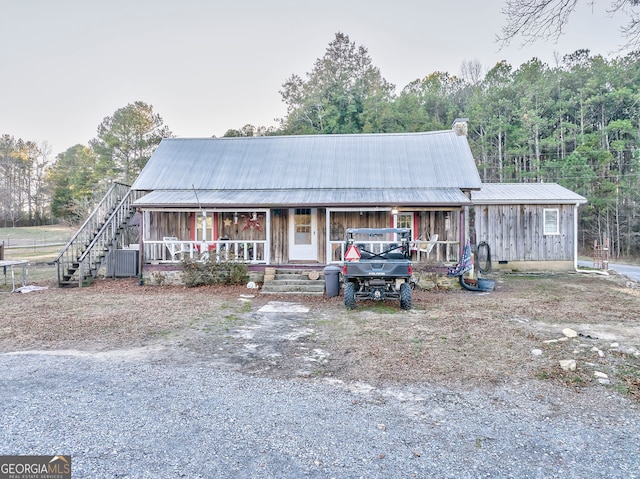 view of front of house featuring a porch