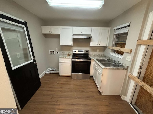 kitchen with electric stove, dark wood-type flooring, sink, and white cabinetry