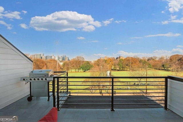 balcony featuring a grill