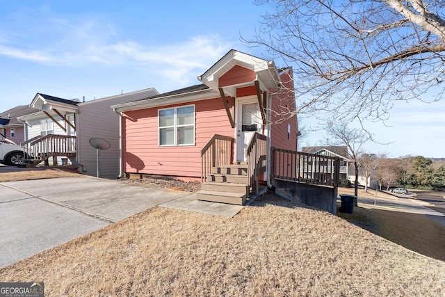 view of front of property