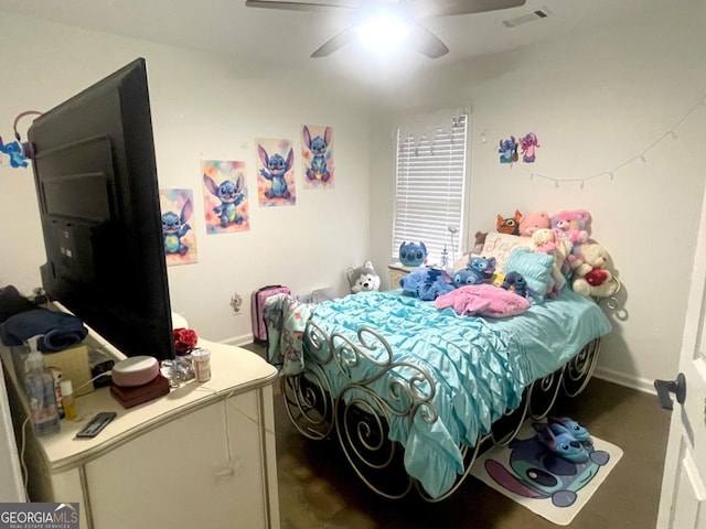 bedroom featuring ceiling fan