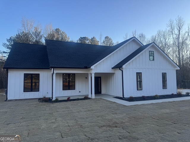 view of modern farmhouse