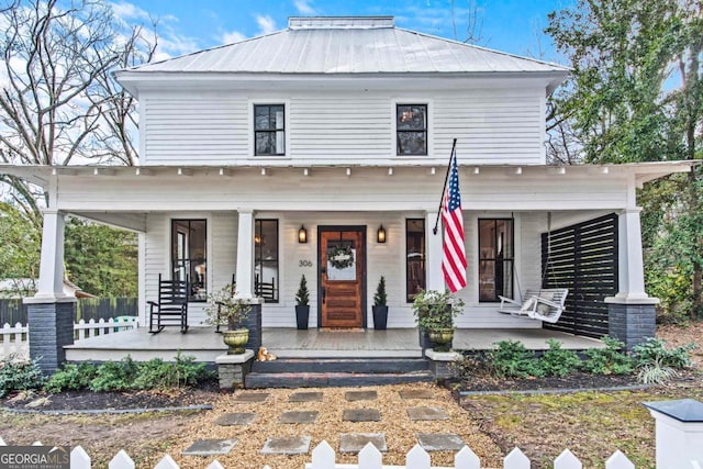 view of front of home featuring covered porch