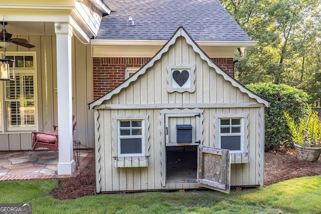 view of outbuilding