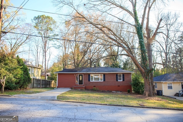 view of front facade featuring a front yard